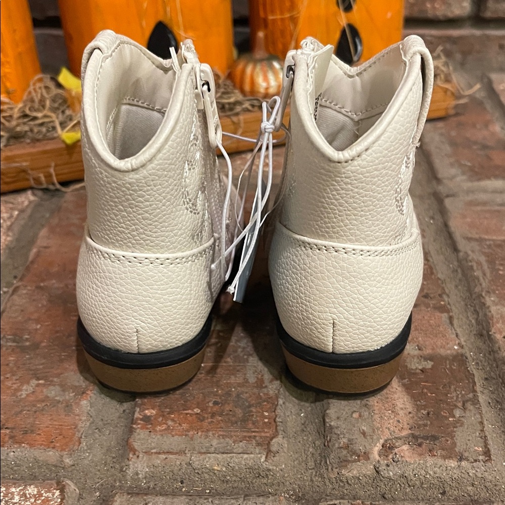 Kids Cream Ankle Zip Western Boots - Picture 5 of 7